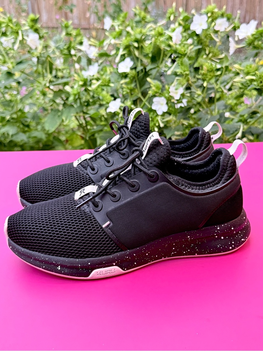 KURU Atom Black White Mesh Athletic Running Walking Shoes Sneakers Womens Size 8